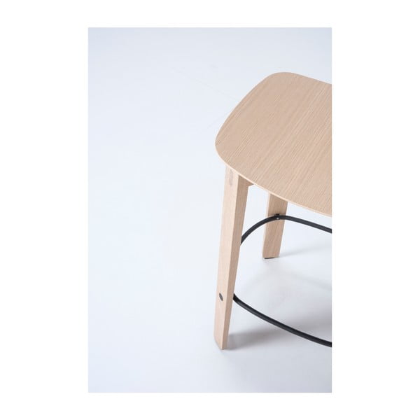 Scaun de bar în culoare naturală din lemn de stejar (înălțime șezut 65 cm) Nora – Gazzda-image-1