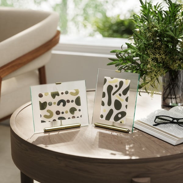 Ramă foto aurie cu picior de susținere din sticlă 16x20 cm Flute – Umbra-image-1