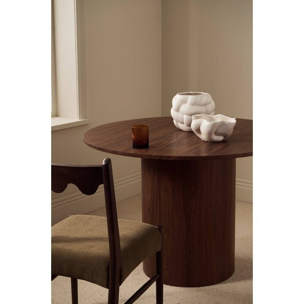 Masă de dining rotundă cu aspect de lemn de nuc ø 110 cm Week – Ellos Home-image-1