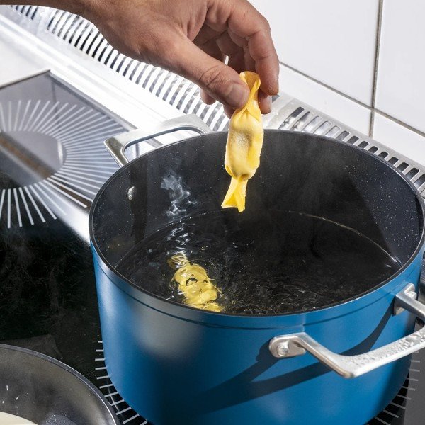 Oală cu capac/cu suprafață ceramică 5,5 l Meda 4.0 – FABINI-image-1