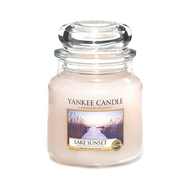 Lumânare parfumată Yankee Candle Lake Sunset, timp de ardere 65 - 90 ore