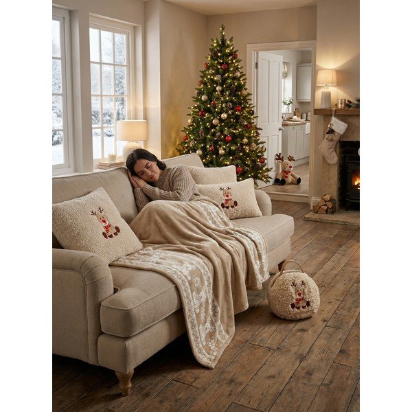Pătură bej din flanelă 130x160 cm  cu model de Crăciun XMAS – Tiseco Home Studio-image-1