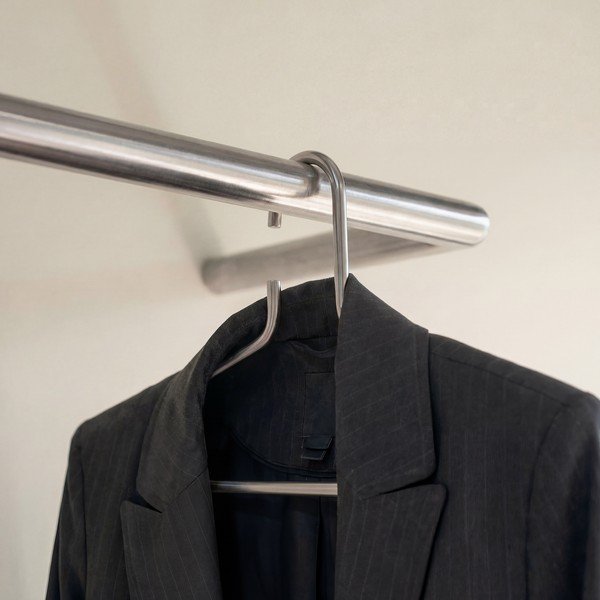 Cuier de perete argintiu din oțel 65 cm Senza – Spinder Design-image-2
