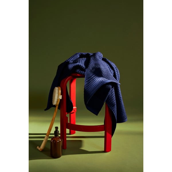 Prosop albastru închis din bumbac organic din frotir 70x140 cm Check – JUNA-image-1