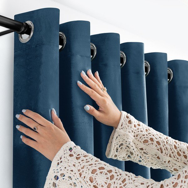 Draperie albastră dimout (semi-opacă) din catifea 265x175 cm Velto – Filumi-image-3