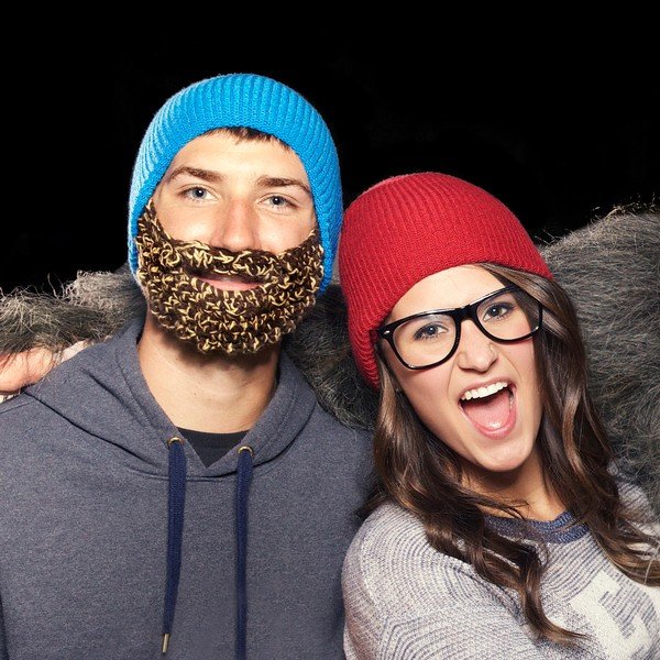 Căciulă cu barbă, Beardo Attached, roșu-negru-image-4