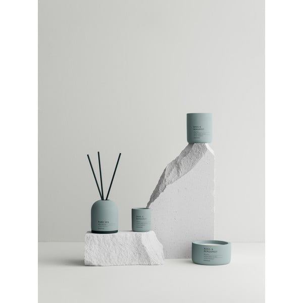 Lumânare parfumată din ceară de soia timp de ardere 24 h Fraga: Basil & Bergamot – Blomus-image-1