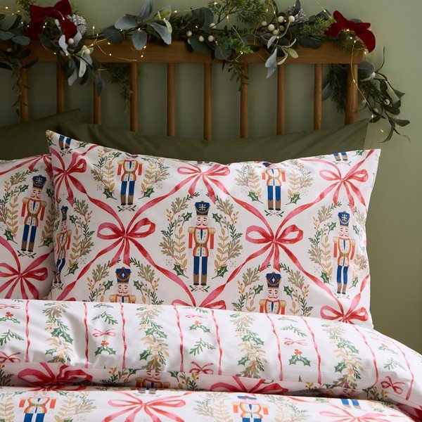 Lenjerie de pat în culoare naturală pentru pat de o persoană 135x200 cm Christmas Nutcracker Bows – Catherine Lansfield-image-2