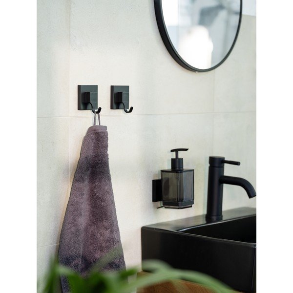 Cârlige negre 2 buc. autoadezive din plastic Quadro – Wenko-image-1