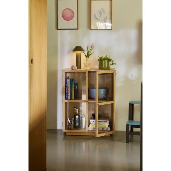 Vitrină în culoare naturală cu aspect de lemn de stejar suspendată 70x90x39 cm Mae – Hübsch-image-1