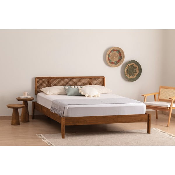 Pat matrimonial în culoare naturală/maro închis din lemn de molid cu somieră 180x200 cm Izabelya – Kalune Design-image-1