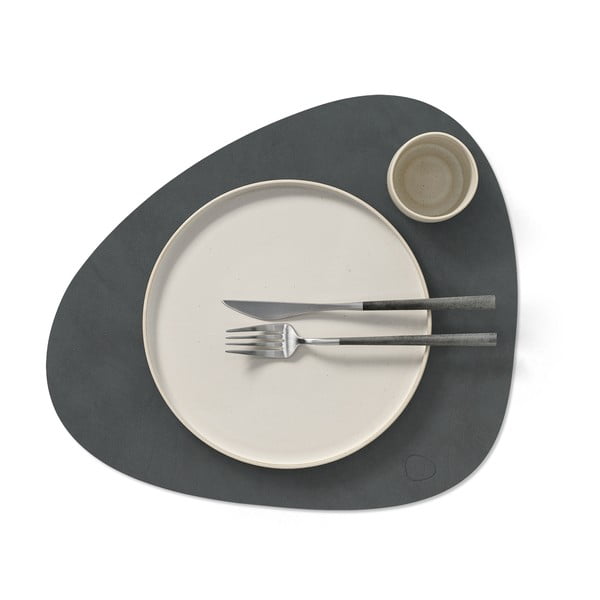 Suport pentru farfurii din piele ecologică 37x44 cm Curve L Nupo – LIND DNA-image-1