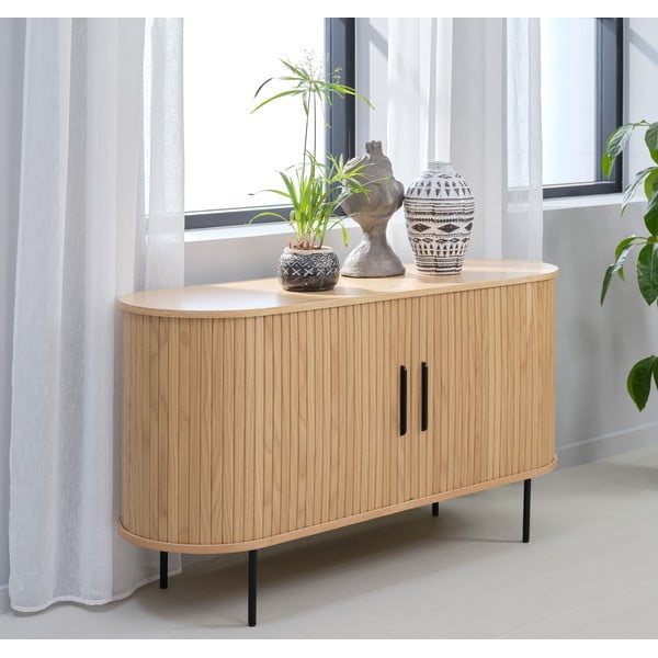 Comodă în culoare naturală joasă cu aspect de lemn de stejar cu ușă glisantă 140x76 cm Nola – Unique Furniture-image-1
