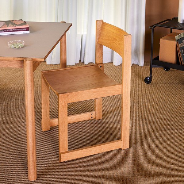 Scaun de dining în culoare naturală stivuibil cu aspect de lemn de stejar Forma – Hübsch-image-1