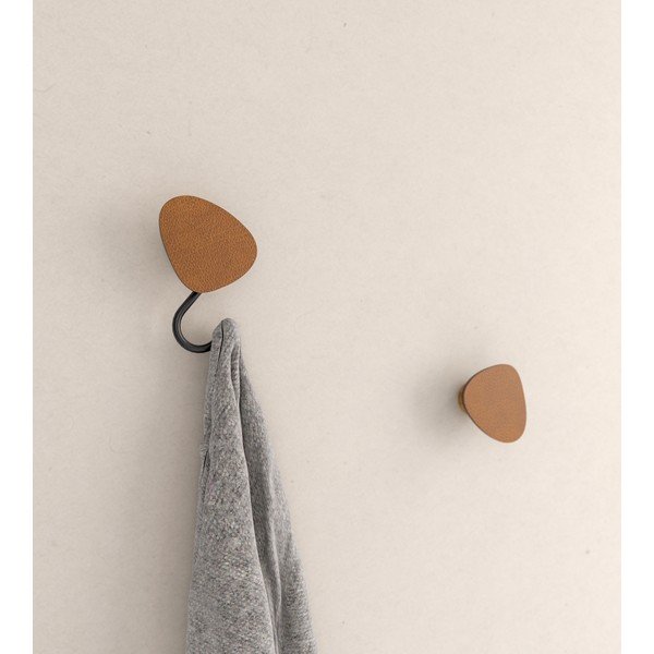 Cârlig maro coniac de montat pe perete din oțel Dot S Bull – LIND DNA-image-1