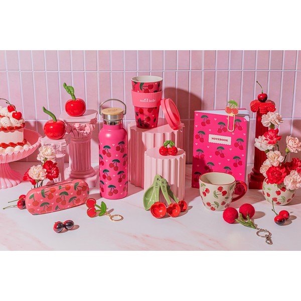 Cană bej din ceramică 250 ml Cherries – Sass & Belle-image-3