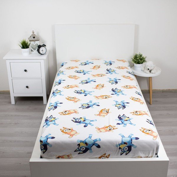 Cearceaf pentru copii alb din bumbac pentru pat de o persoană cu elastic 90x200 cm Bluey – Jerry Fabrics-image-1