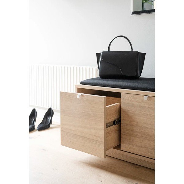 Pantofar negru/în culoare naturală cu bancă cu aspect de lemn de stejar Confetti – Rowico-image-1