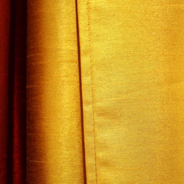 Draperie galbenă din microsatin 140x240 cm Shana – douceur d'intérieur-image-4