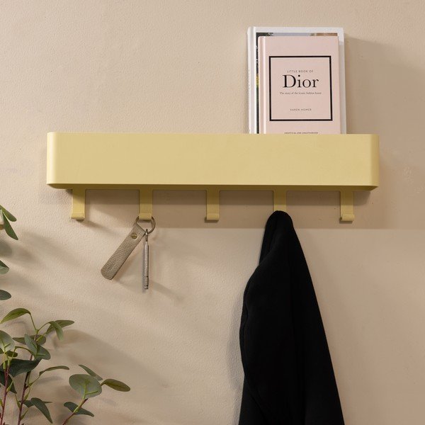Cuier de perete galben deschis cu raft din oțel 52 cm Dax Play – Spinder Design-image-1