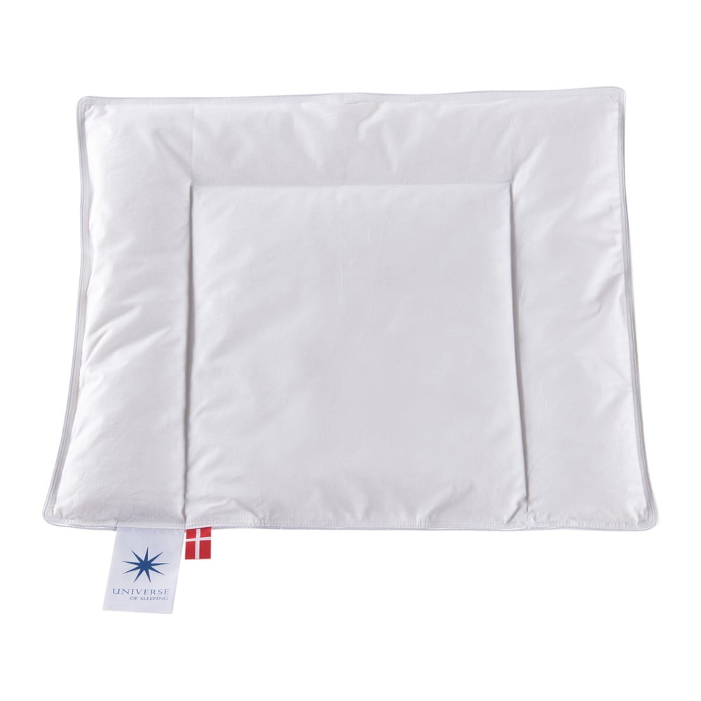 Pernă cu umplutură de pene de tip pătură pentru copii 40x45 cm Capella Baby – Universe of Sleeping