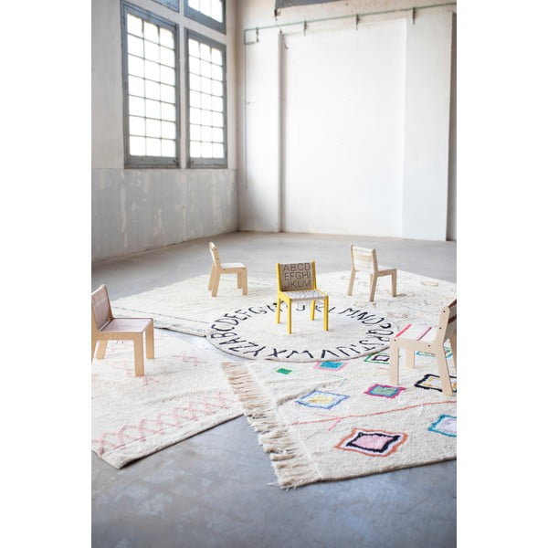 Scaun de copii în culoare naturală Kaarol Earth – Lorena Canals-image-4