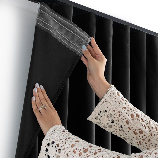 Draperie neagră dimout (semi-opacă) din catifea 200x250 cm Velto – Filumi-image-4