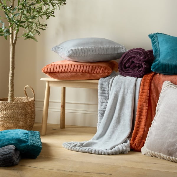 Pernă decorativă din micropluș/cocolino 55x55 cm Velvet and Faux Fur – Catherine Lansfield-image-4