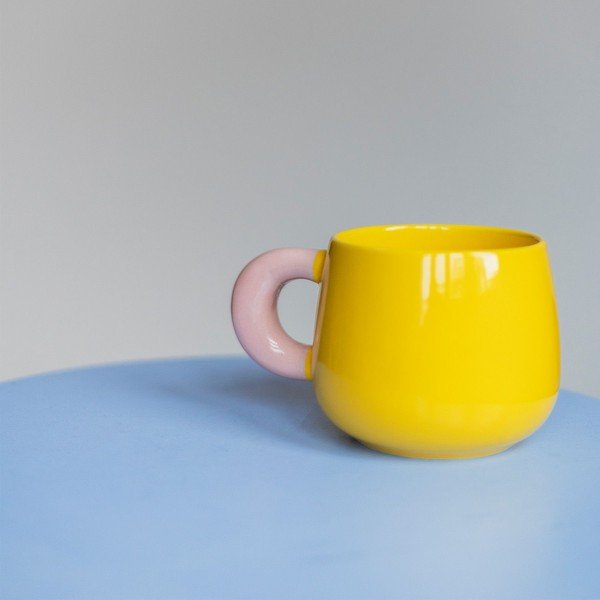 Cană galbenă new bone china 470 ml Coco – ONA-image-1