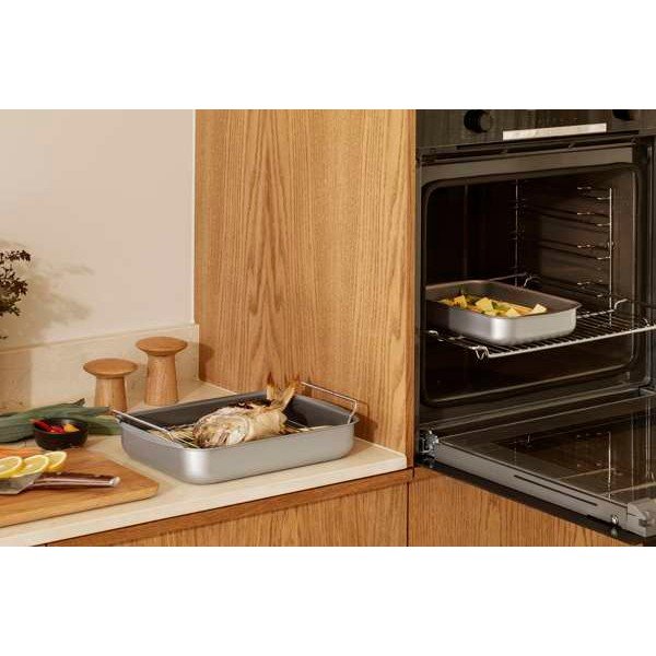 Tavă de copt din aluminiu cu suport 2 buc 24x35 cm Professional - Eva Solo-image-1
