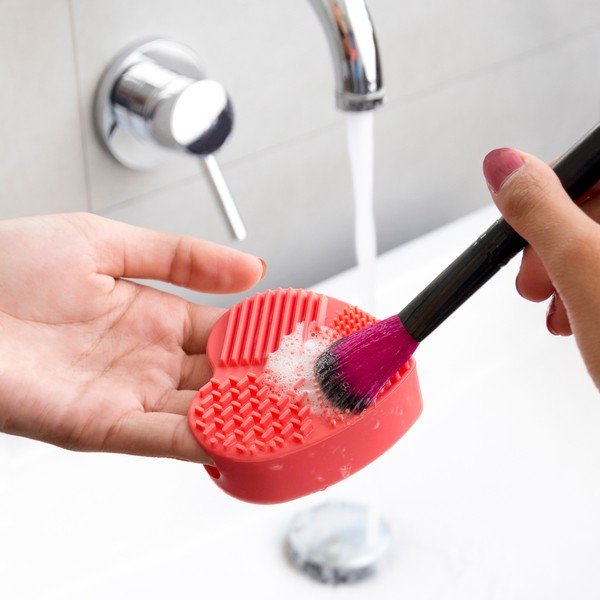 Accesoriu de mână din silicon pentru curățat periile cosmetice InnovaGoods Heart-image-3