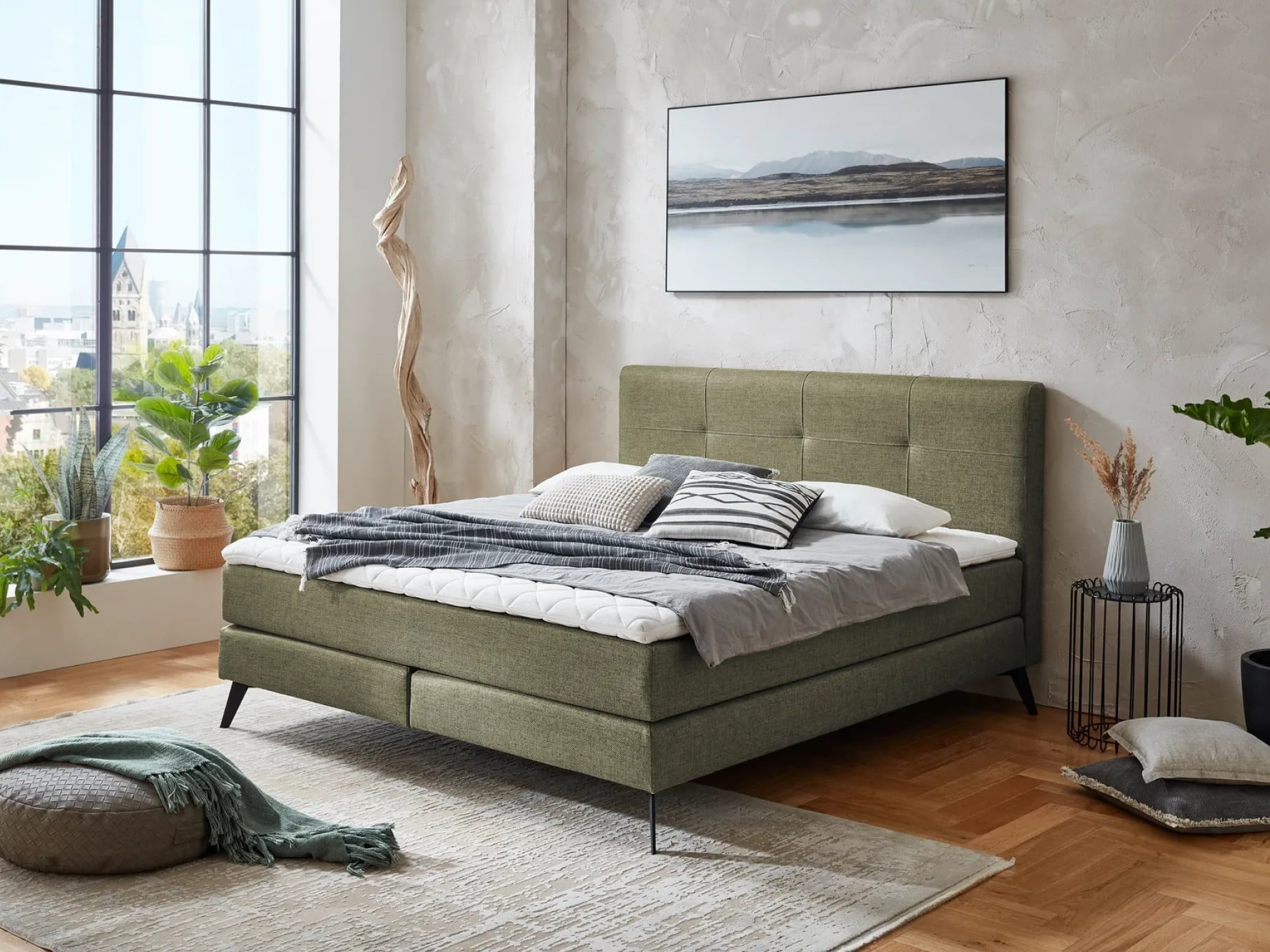 Saltelele paturilor boxspring sunt mai rezistente în timp