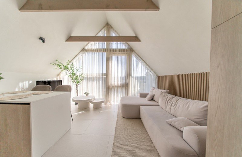 Amenajare în stil Japandi: o căsuță de vacanță la malul mării