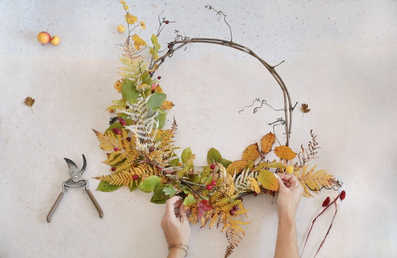 DIY: Coroniță cu frunze de toamnă
