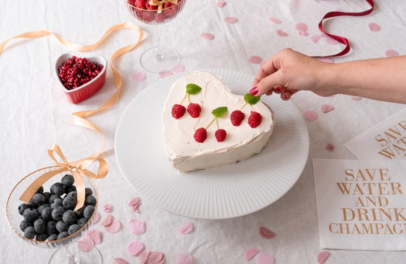 5 idei simple pentru ornat tortul nu doar de Ziua Îndrăgostiților