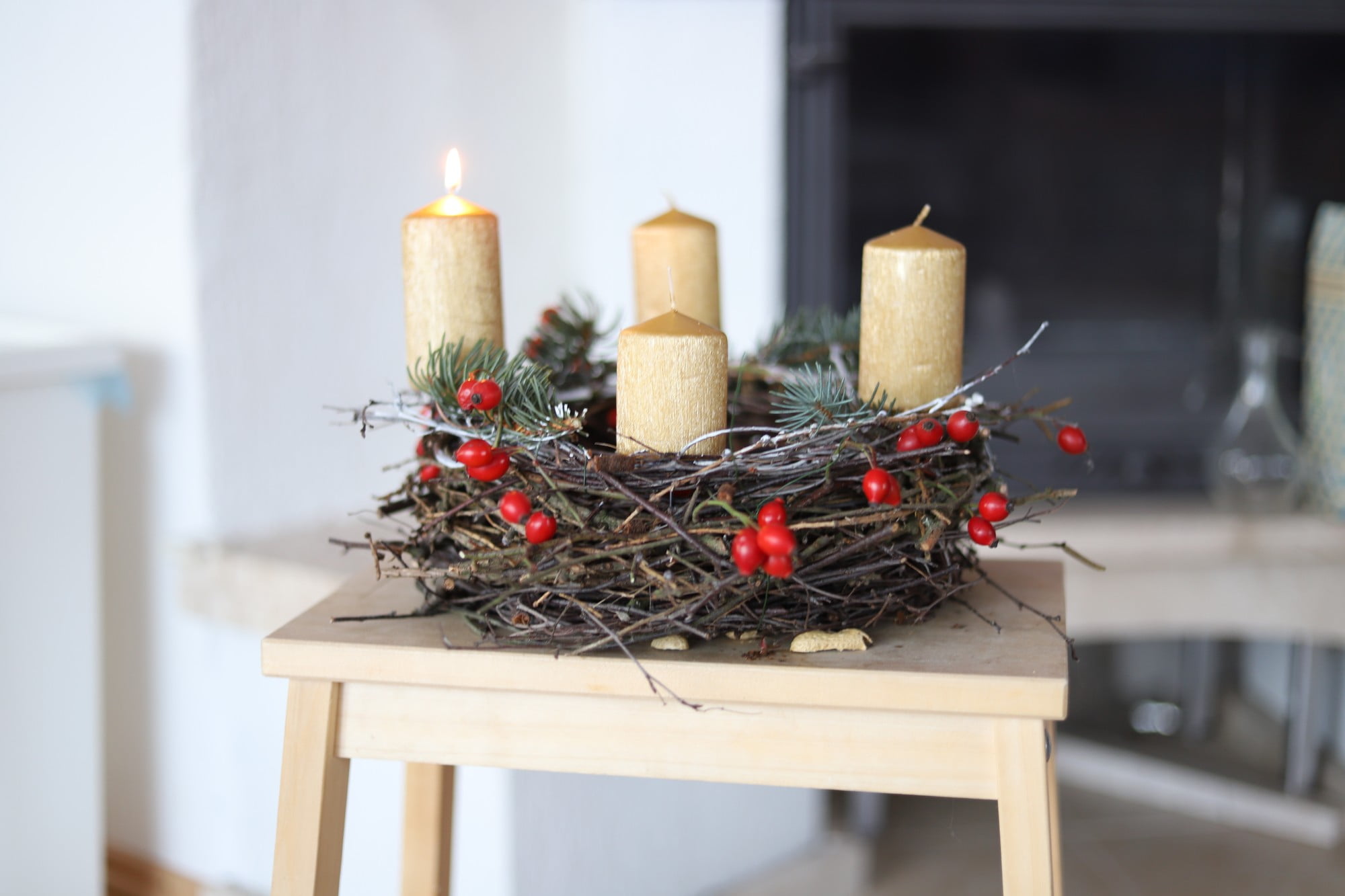 Coroniță de Advent din crenguțe
