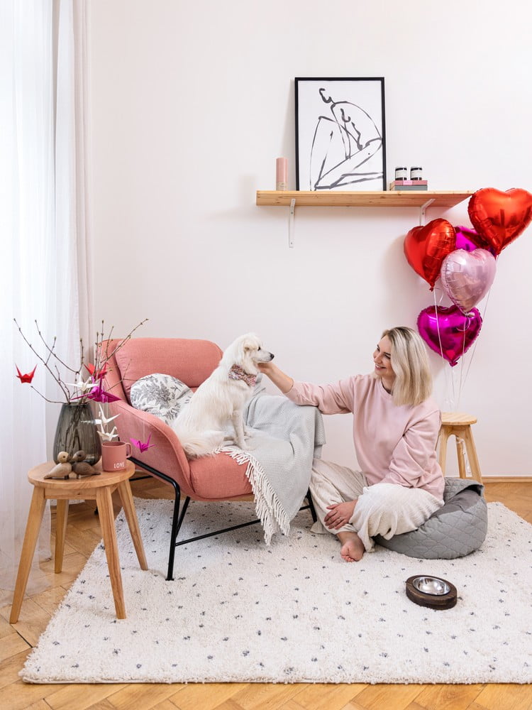 Inspirații: Ziua Îndrăgostiților, Sufragerie