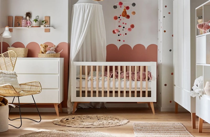 Amenajarea camerei bebelușului: Un ghid pentru părinți