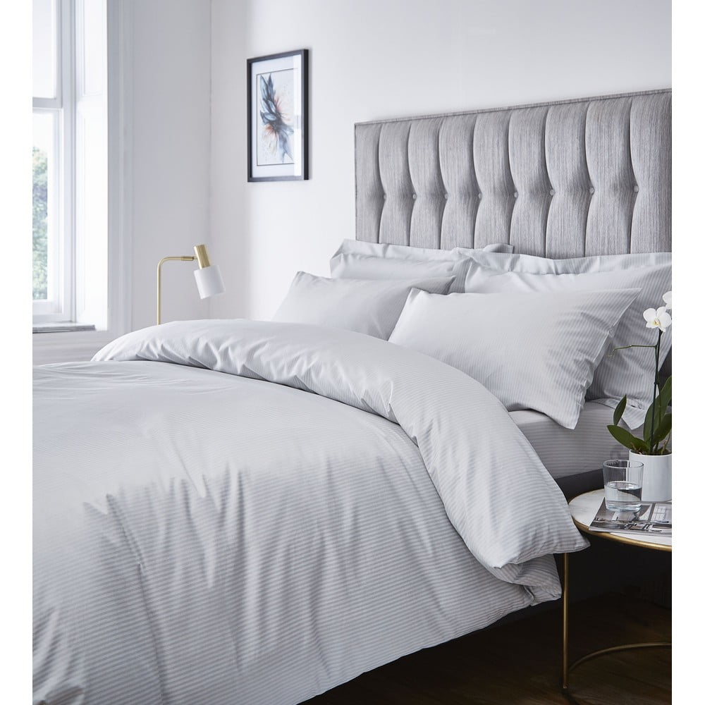 Lenjerie gri pentru pat de o persoană 135×200 cm Satin Stripe – Catherine Lansfield 135x200 imagine noua somnexpo.ro