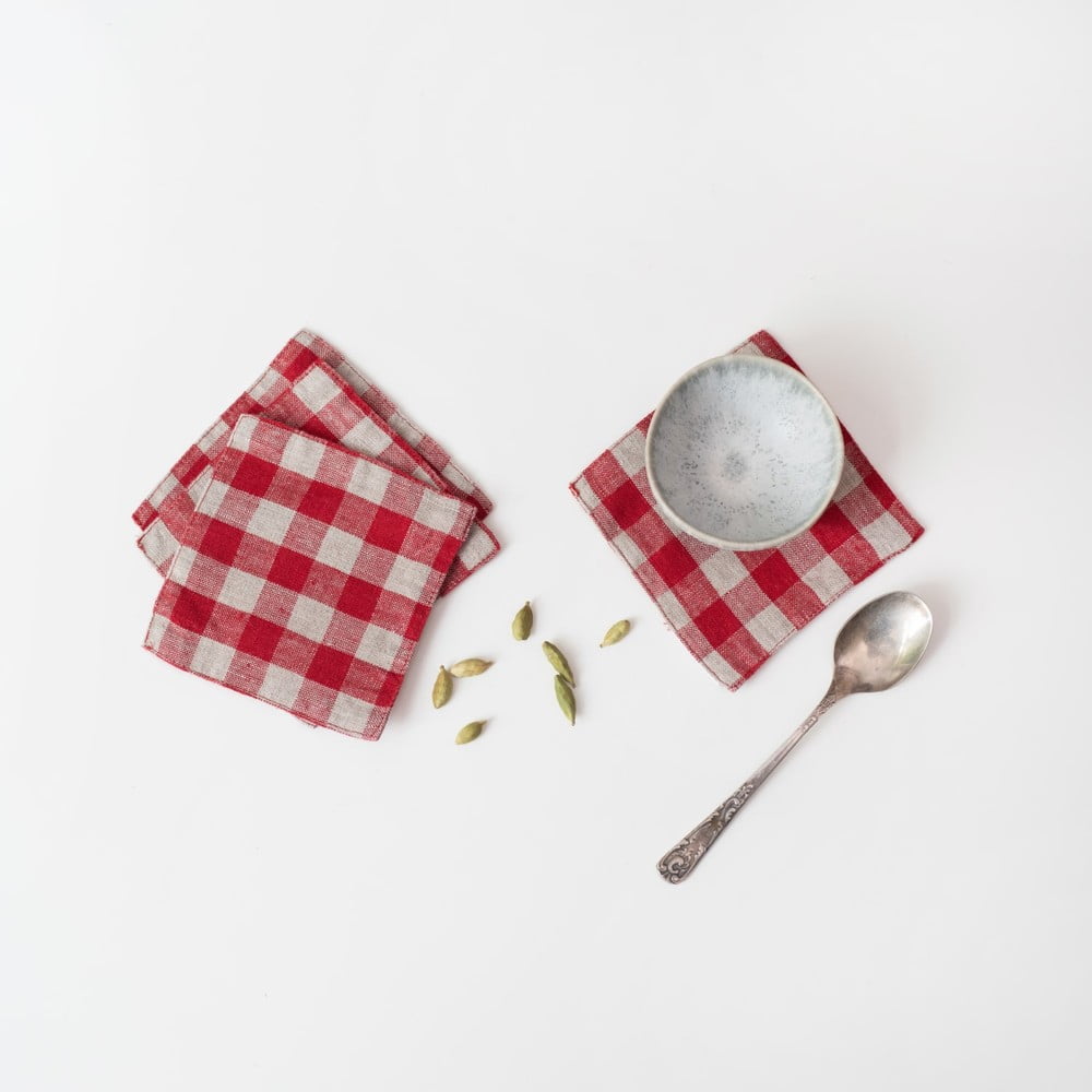 Coasters roșii 4 buc. din material textil Red Gingham – Linen Tales