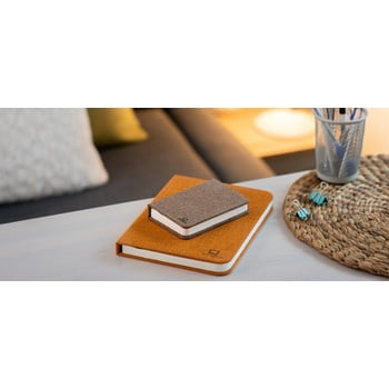 Veioză de birou cu LED Ginko Booklight Mini, formă de carte, maro închis