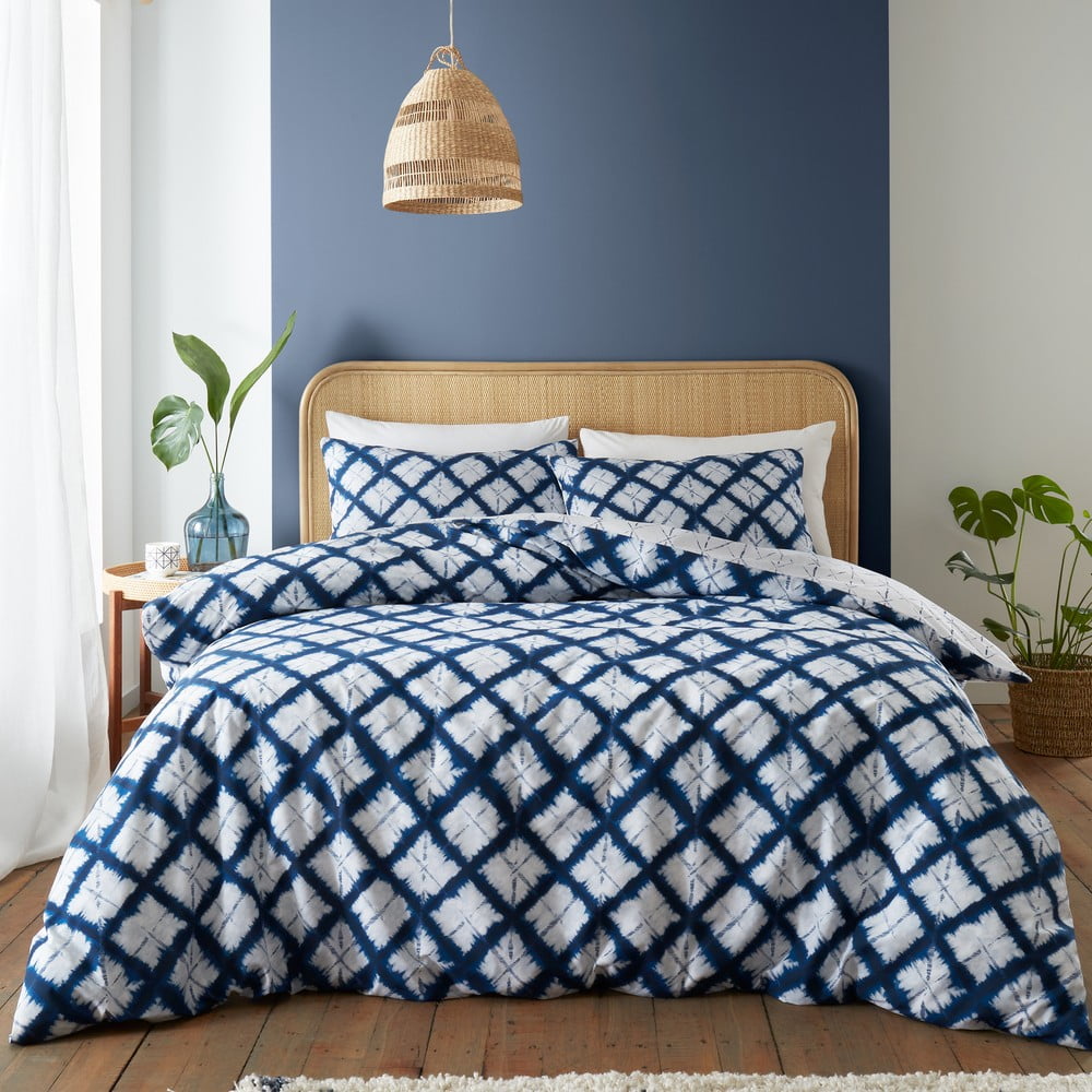 Lenjerie de pat alb-albastru pentru pat dublu 200x200 cm Shibori – Catherine Lansfield