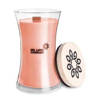 Lumânare din ceară de soia We Love Candles Rhubarb & Lily, durată de ardere 150 ore